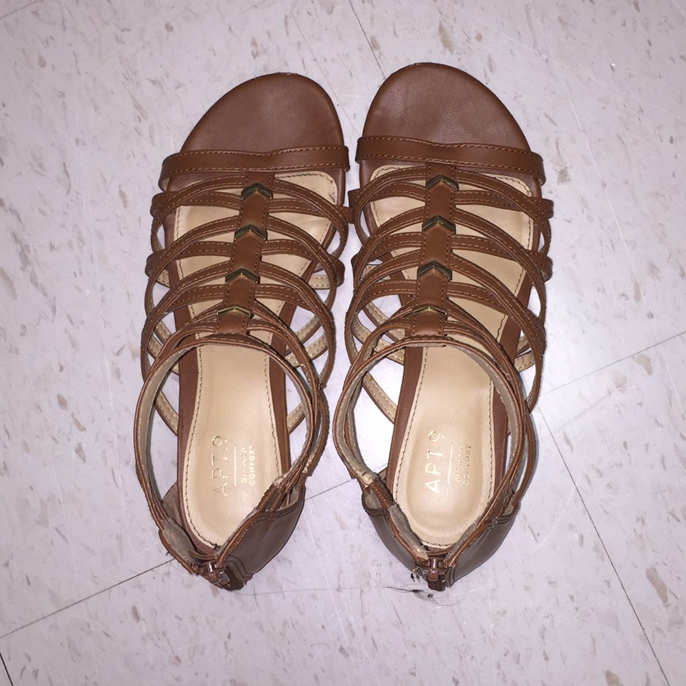 Brown sandals with small heel